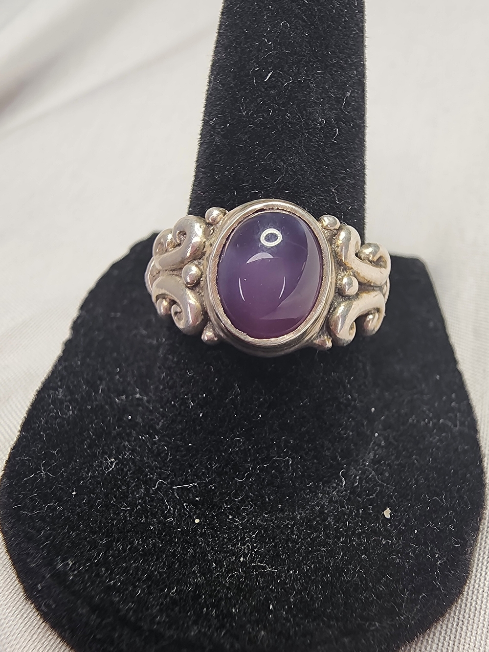 Sterling Silver Ring, Purple Cabochon-cut Amethst, SZ 7.5